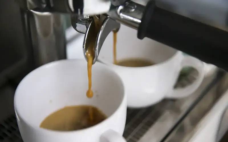 Preços altos derrubam consumo de café no Brasil em 2025