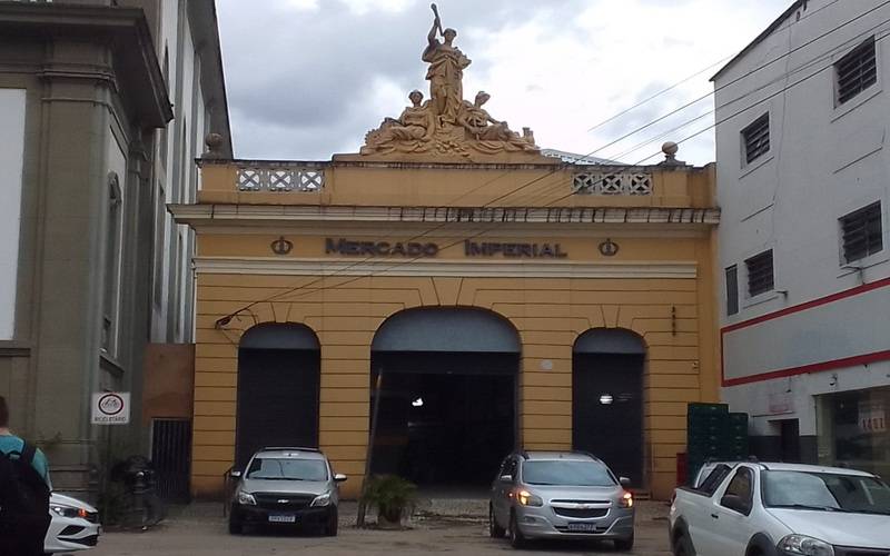 Mercadão da Praça da Inconfidência: décadas de história