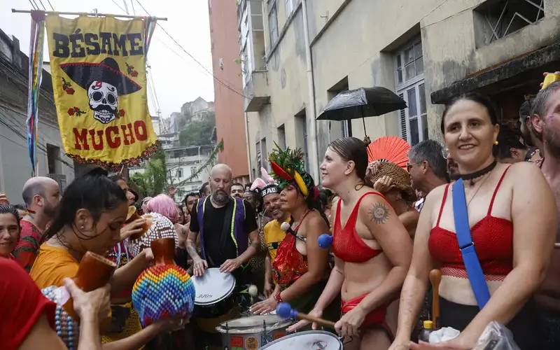 Besa Me Mucho leva música latina às ladeiras do Morro da Providência