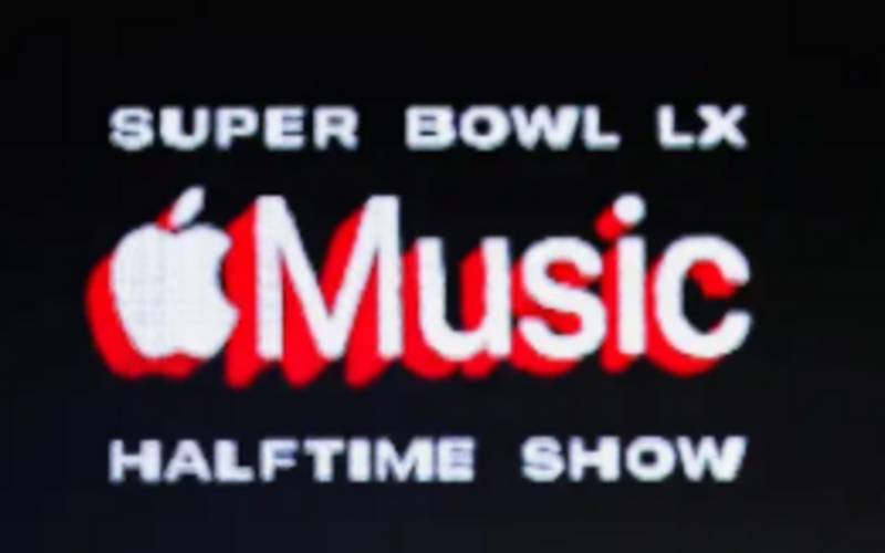 Final do futebol americano vira festa multicultural pró-imigrantes