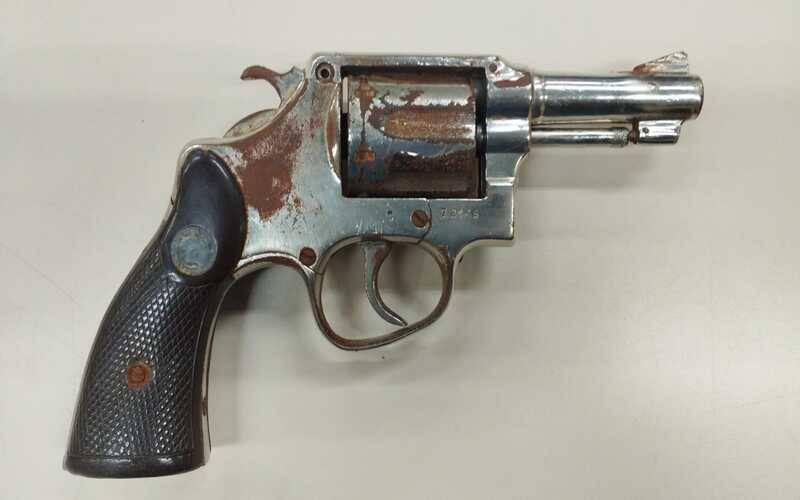 PM encontra entorpecentes e arma no Independência