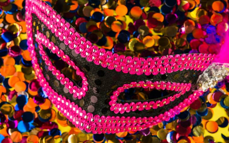 Calor, fantasia e pouca água: por que o Carnaval favorece infecções urinárias e íntima