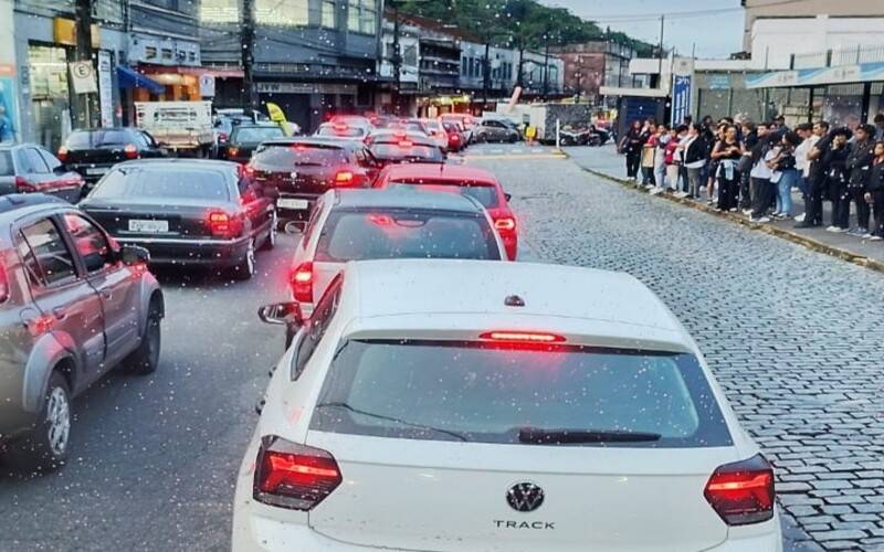 Trânsito: Linhas de ônibus apresentam atrasos de até uma hora no Alto da Serra