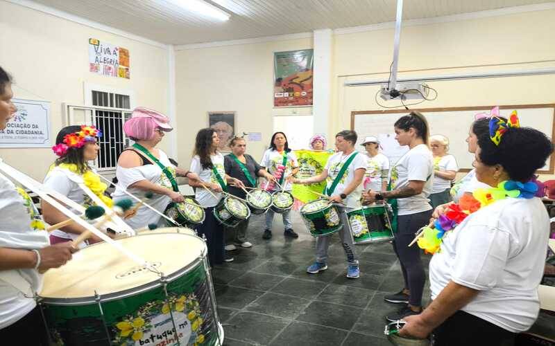 ‘Bloco das Mina’ encerra primeira fase do projeto Batuque na Cozinha com apresentações