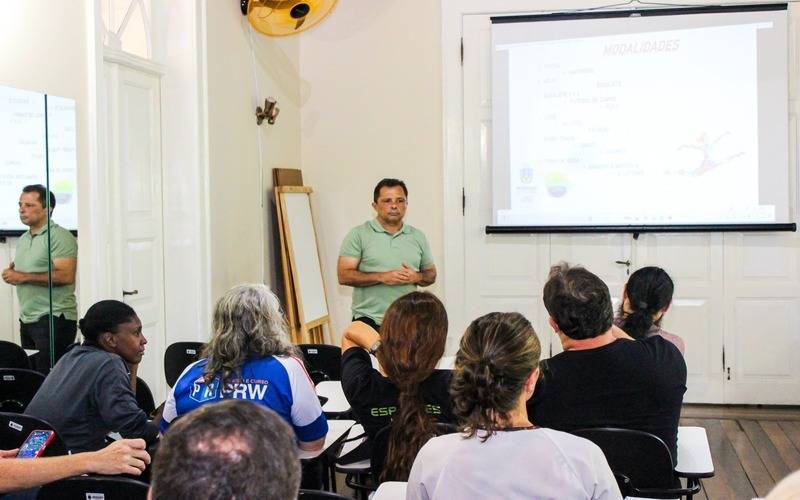 Prefeitura realiza primeira reunião do Jeups com representantes das escolas