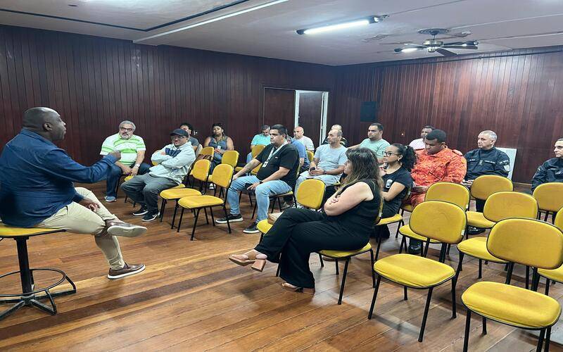 Prefeitura reúne blocos para alinhar organização do Carnaval 2026