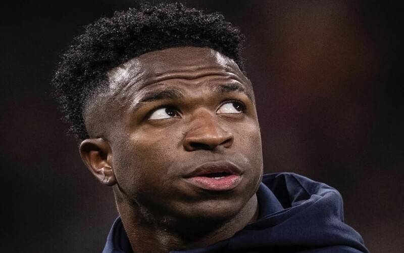 Vini Jr marca golaço e denuncia caso de racismo em Liga dos Campeões