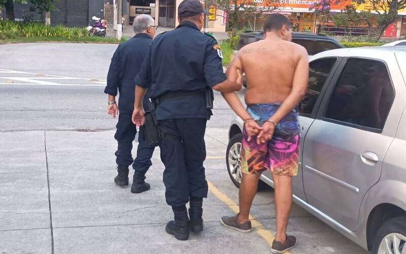Homem é detido por desacato em Petrópolis