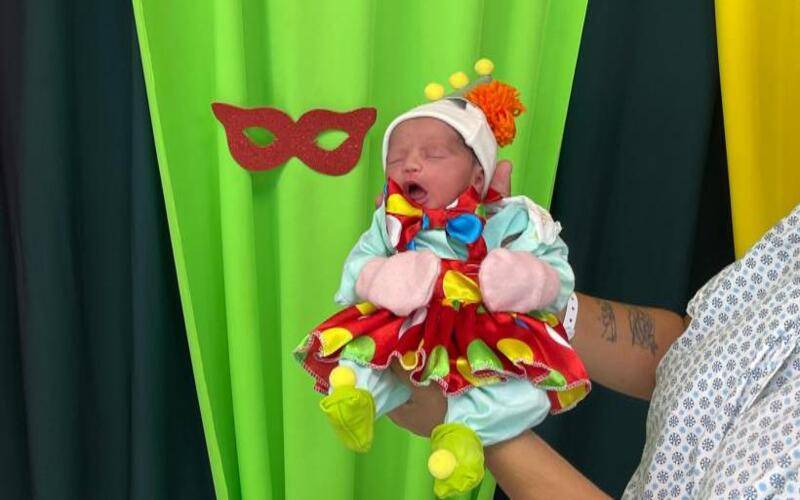 Carnaval leva cor e esperança à UTI Neonatal do Heal