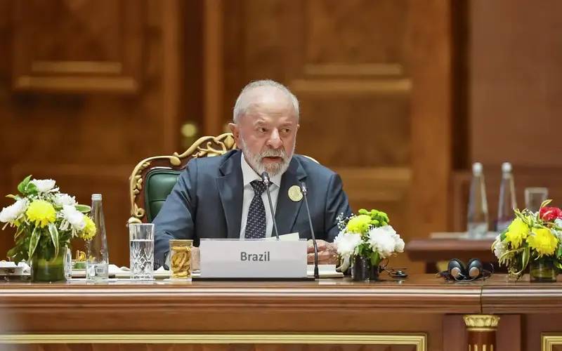 Na Índia, Lula defende governança global da inteligência artificial