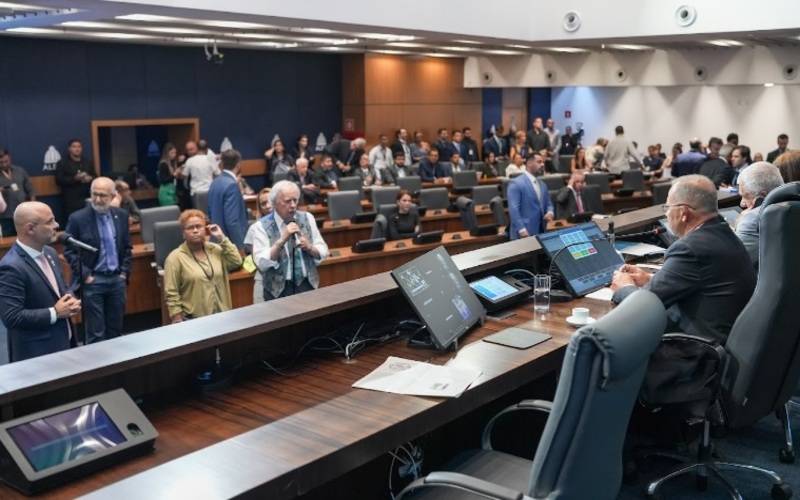 Alerj aprova Projeto de Lei que define as regras para eleição indireta ao governo do E