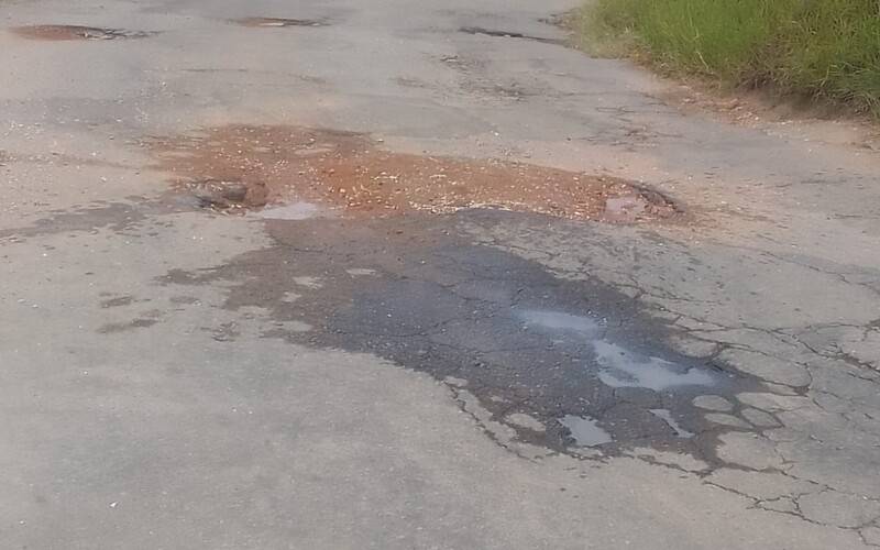 Vias do bairro Santa Isabel sacrificam moradores e produtores rurais