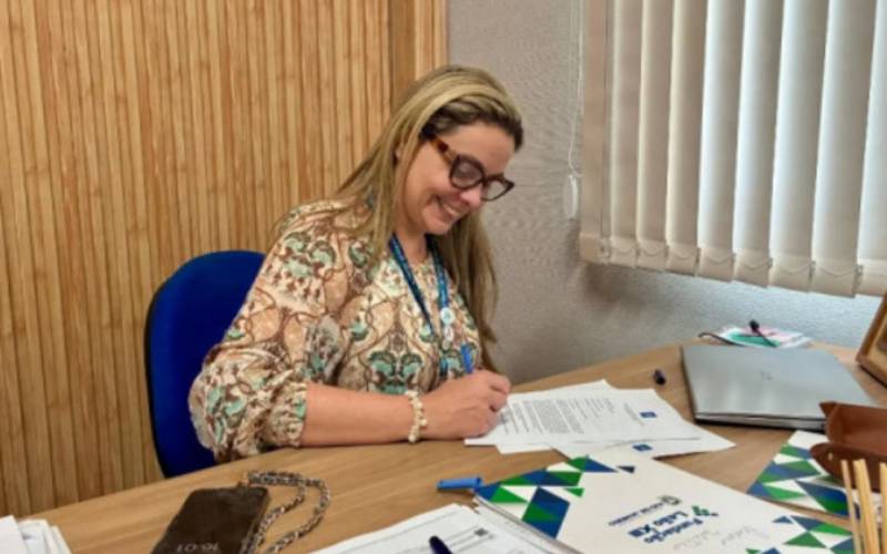 Governador Cláudio Castro nomeia Luciana Calaça como nova secretária de Educação