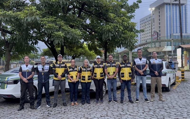 Operação ´Detro pelo estado´ fiscaliza mais de 50 ônibus e vans intermunicipais na reg