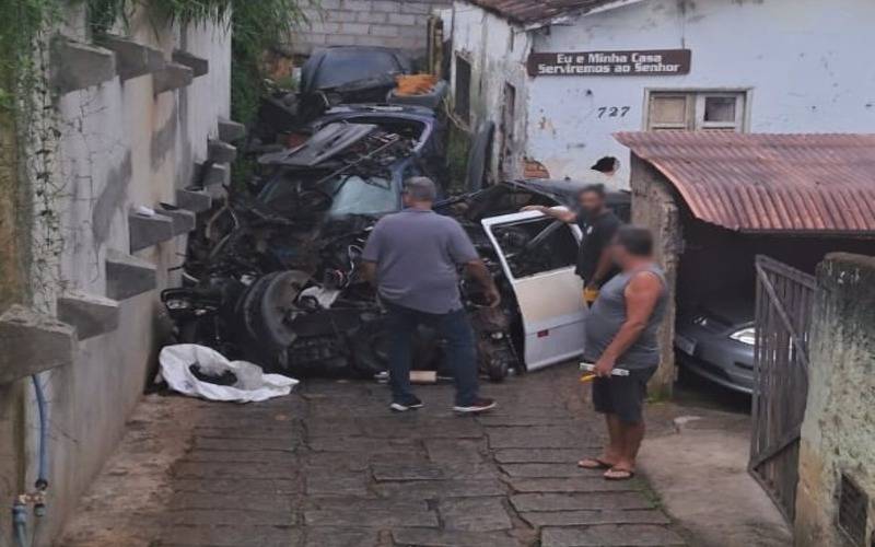 Operação conjunta prende proprietário por crimes ambientais e fecha ferro-velho em Ita