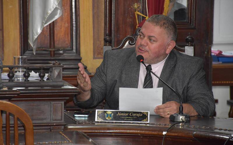 Indicação Legislativa sugere criação de oficinas de Libras e Braille na rede pública m