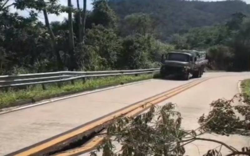 Interdição da BR-495 pesa no bolso e triplica tempo de viagem entre Petrópolis e Teres