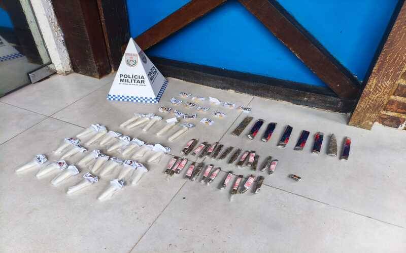 PM apreende drogas em Itaipava e no Duarte da Silveira