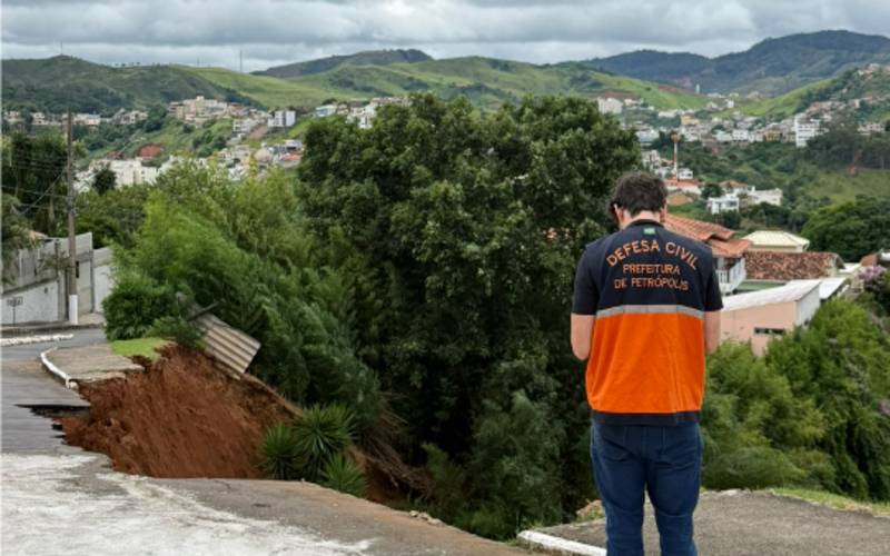 Técnicos da Defesa Civil de Petrópolis estão em Juiz de Fora em apoio às ações de resp