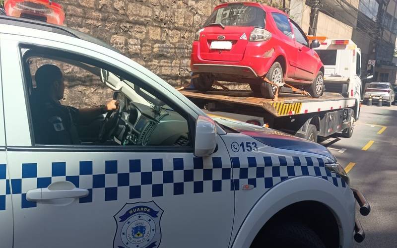 Mais de 3 mil infrações relacionadas a estacionamento irregular no município