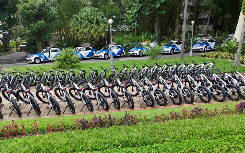 Governo do Estado entrega 337 bicicletas elétricas e 140 novas viaturas para reforçar 