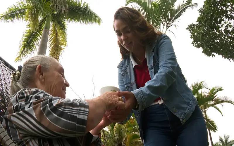 Estudo mostra que 90% dos cuidadores informais no Brasil são mulheres