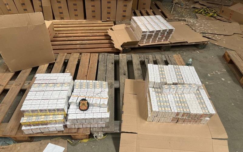 PF fecha depósito de cigarros clandestinos na Região Metropolitana do Rio