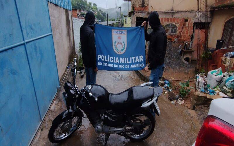 Glória: PM recupera motocicleta furtada