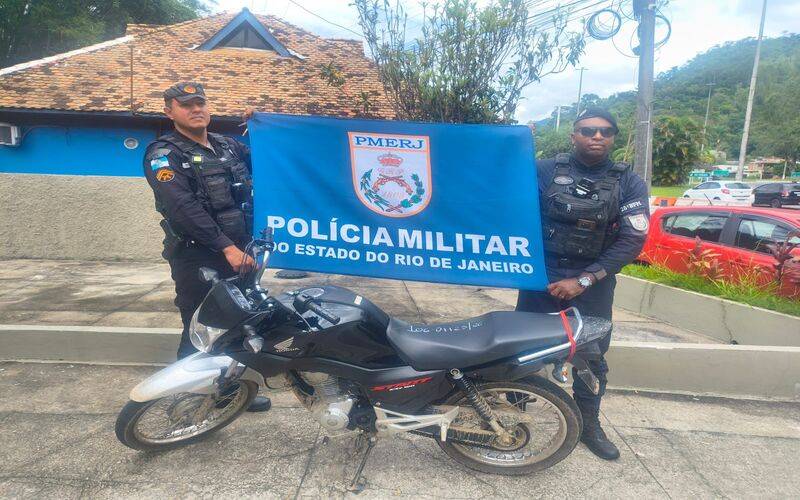Vale das Videiras: PM recupera motocicleta furtada