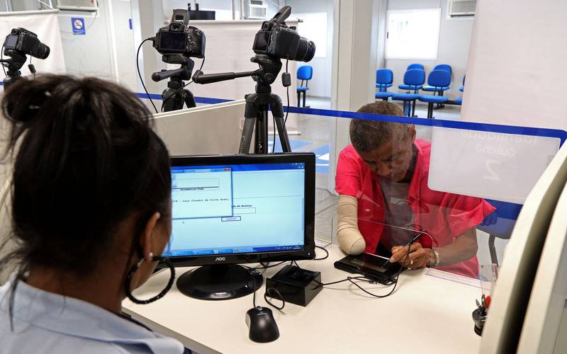 Detran RJ vai oferecer atendimento prioritário para idosos e pessoas com deficiência n