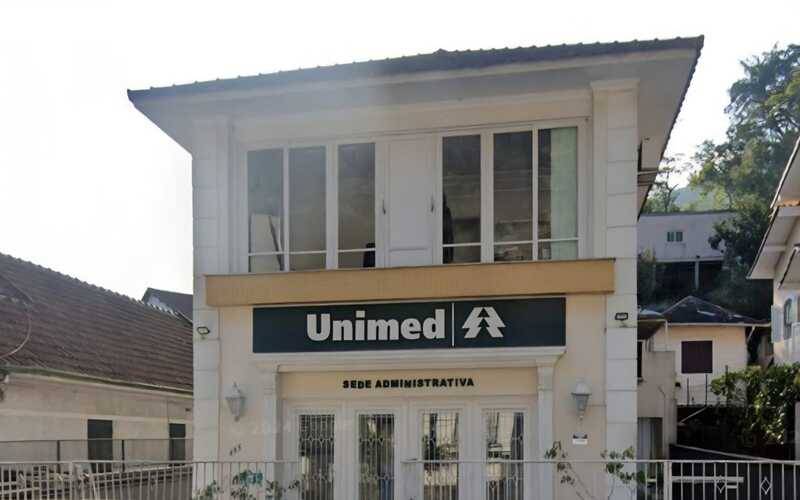 Unimed Petrópolis é alvo de invasão e alerta para golpe com uso de celular furtado