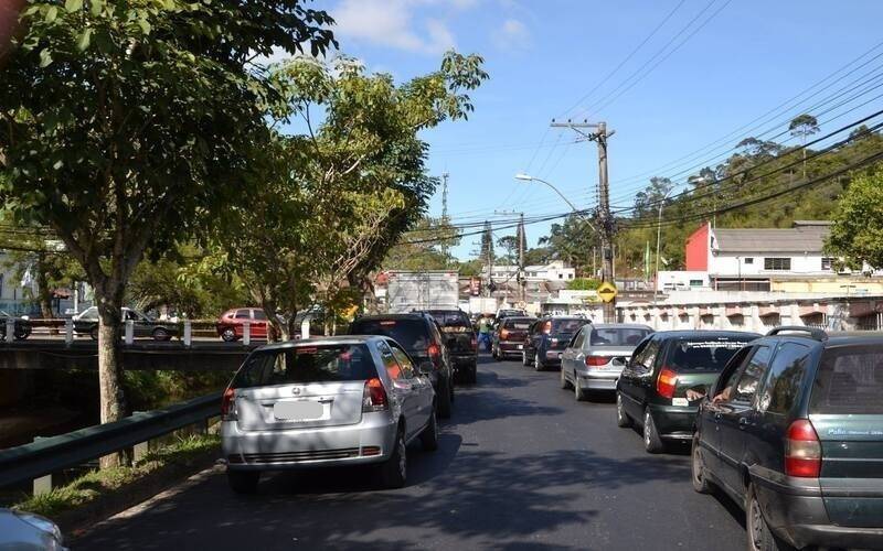 Estacionamento irregular representa 38% das infrações de trânsito em Petrópolis