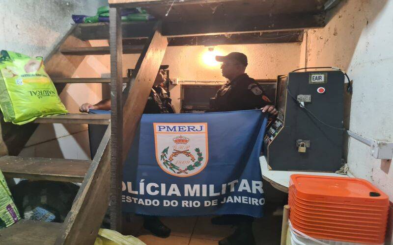 PM apreende caça-níqueis em Nogueira