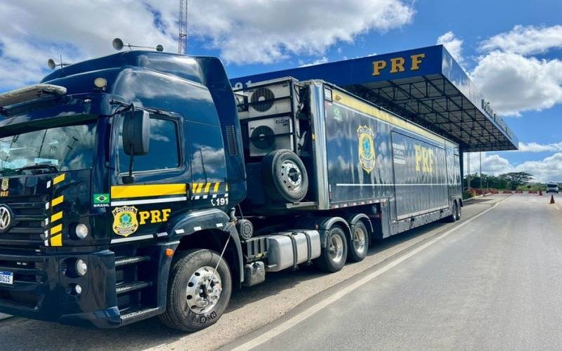 Educação no Trânsito: Carreta do Cinema Rodoviário da PRF chega à Petrópolis