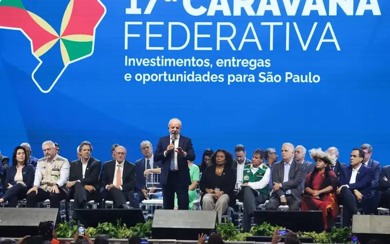 Lula questiona BC sobre corte da Selic: 