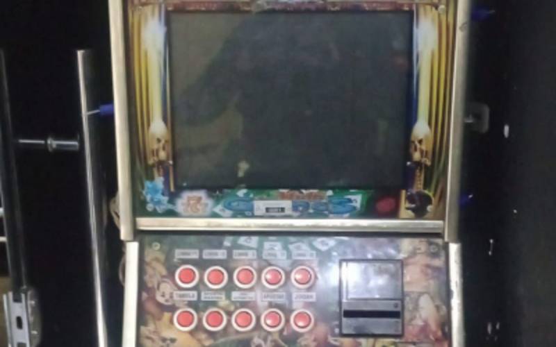  PM apreende máquina caça-níquel na Rua Teresa