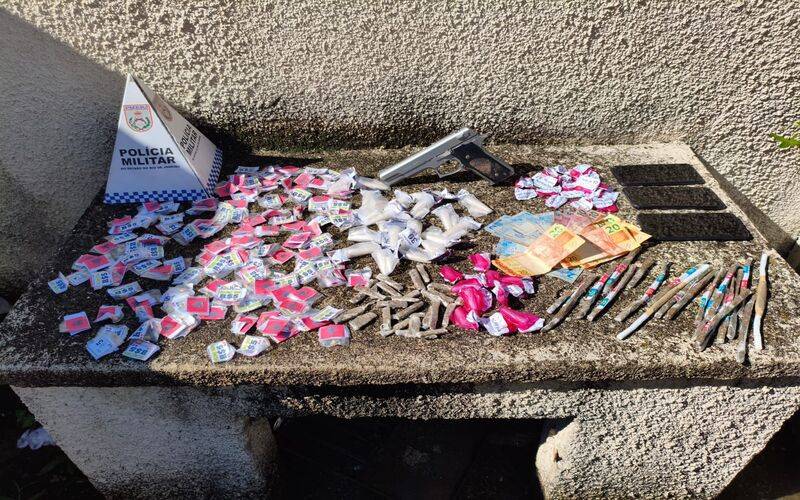 Caxambu: PM prende mulher por envolvimento no tráfico