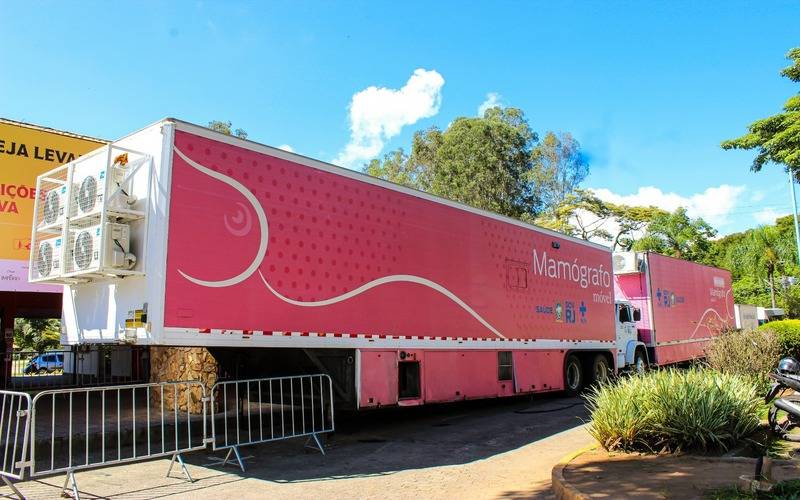 Petrópolis recebe o Caminhão da Saúde para exames de mamografia, ultrassonografia e to