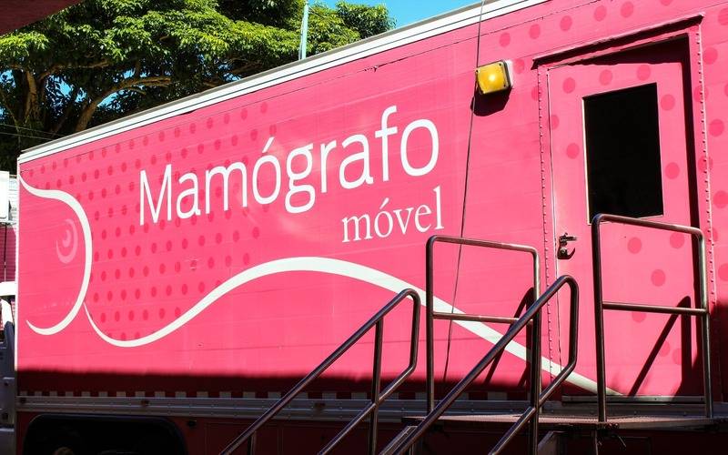 Petrópolis recebe o Caminhão da Saúde para exames de mamografia, ultrassonografia e to
