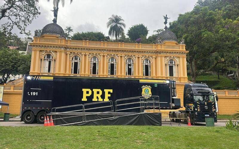 PRF e prefeitura de Petrópolis firmam parceria na área de Educação para o Trânsito no 