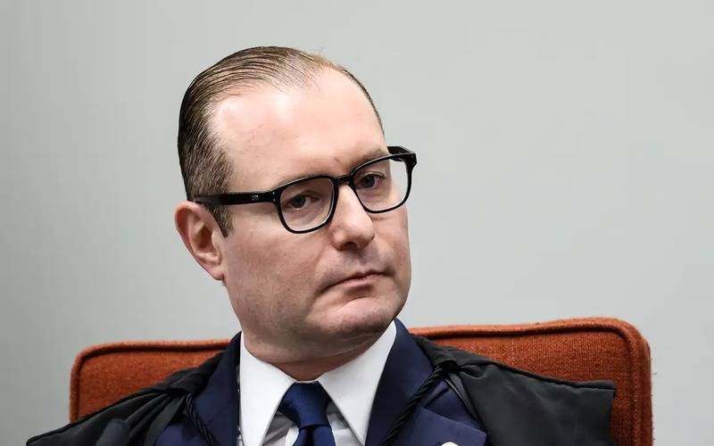 Zanin suspende eleições indiretas e mantém Ricardo Couto no cargo de governador do Rio