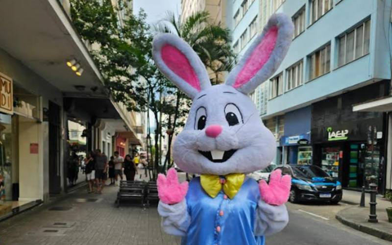 Páscoa na 16 continua no sábado: fotos com coelhinho e Osterbaum, a Árvore de Páscoa