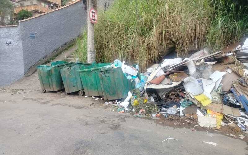 Entulho no Bairro Esperança