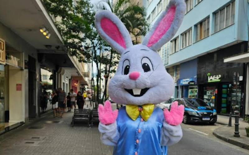Páscoa na 16 continua no sábado: fotos com coelhinho e Osterbaum, a Árvore de Páscoa