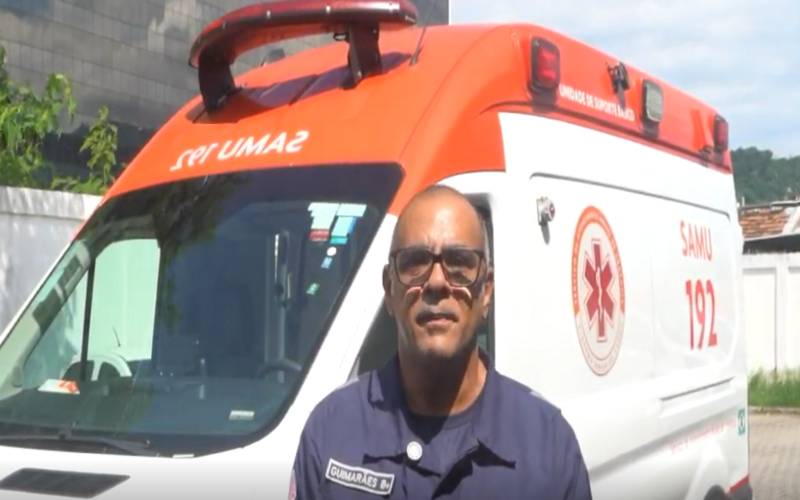 Ambulâncias do SAMU-RJ driblam obstáculos no trânsito para atender chamados