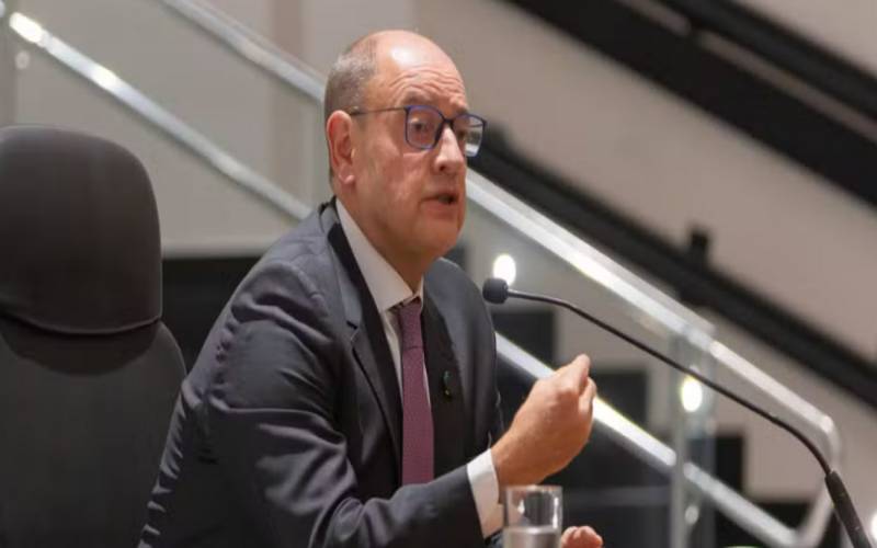 Trocas no comando em vários escalões marcam gestão do governador interino Ricardo Cout