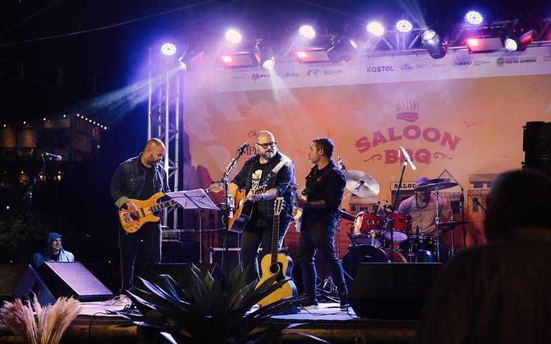Saloon BBQ agita Itaipava com oito dias de churrasco, folk e blues; confira o line-up 