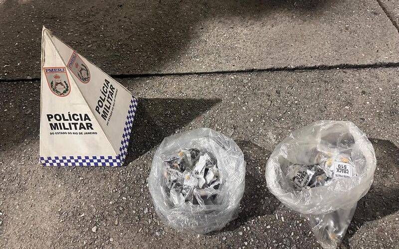 PM apreende drogas em Corrêas