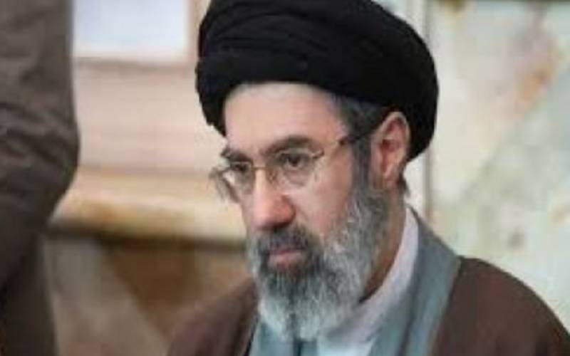 Khamenei reforça que Estreito de Ormuz terá novas regras para passagem
