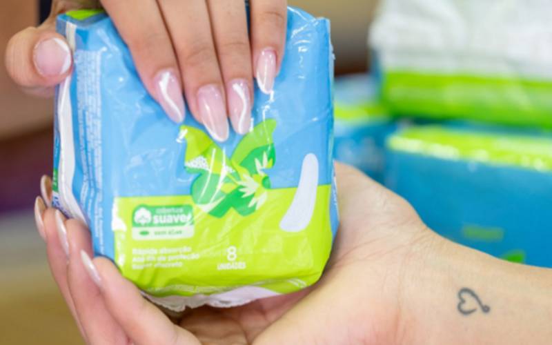 Em dois anos, mais de 3 milhões de pessoas receberam absorventes na Farmácia Popular